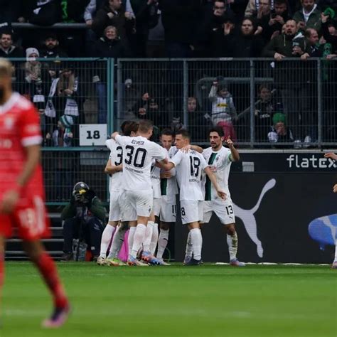 Ge On Twitter O Borussia Monchengladbach Venceu Por 3 A 2 E Tirou Uma