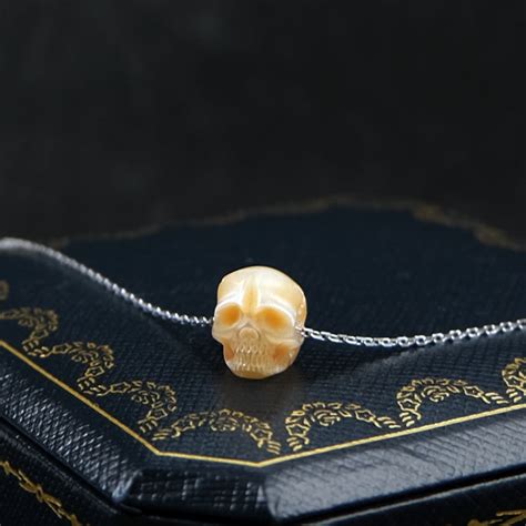 Simple Pearl Skull Necklace Belle Juri