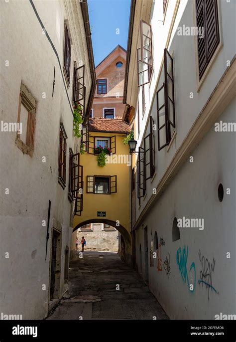 A Picture Of Some Building Facades And Their Architecture In Kofja