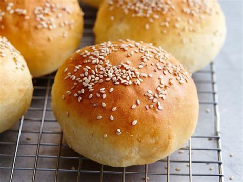 Sesame Potato Burger Buns Recipe Eatsmarter