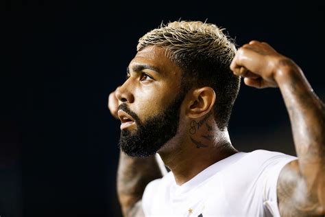 Zico Na Mira Em Recorde Pelo Flamengo Gabigol Deixa Ceni Para Tr S