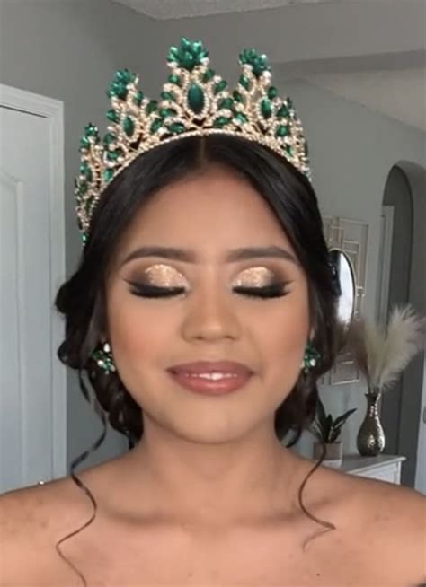 Pin By Amy On Quinsañera Quinceanera Makeup Quincenera Makeup Quince Hairstyles