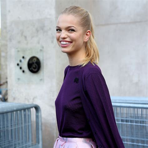 Daphne Groeneveld Braless Photos Thefappening