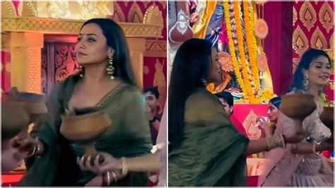 Durga Puja Rani Mukerji Looks Graceful As She Performs Dhunuchi