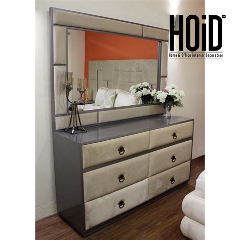 Fancy Dresser with Mirror – HOiD.pk