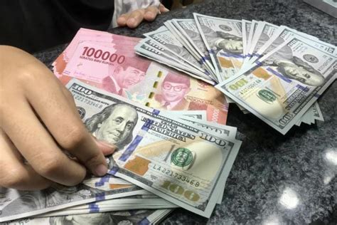 Akhir Pekan Rupiah Dibuka Di Level Rp 15 833