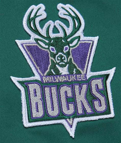 Full Zip Satin Vintage Logo Milwaukee Bucks Green Bomber Jacket