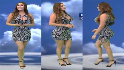 Patricia Pe A Zambrana En Mini Vestido Ajustado Escotado Y