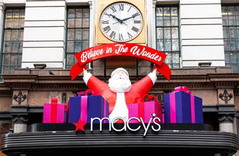 80 Macys Santa Stock Photos Pictures And Royalty Free Images Istock