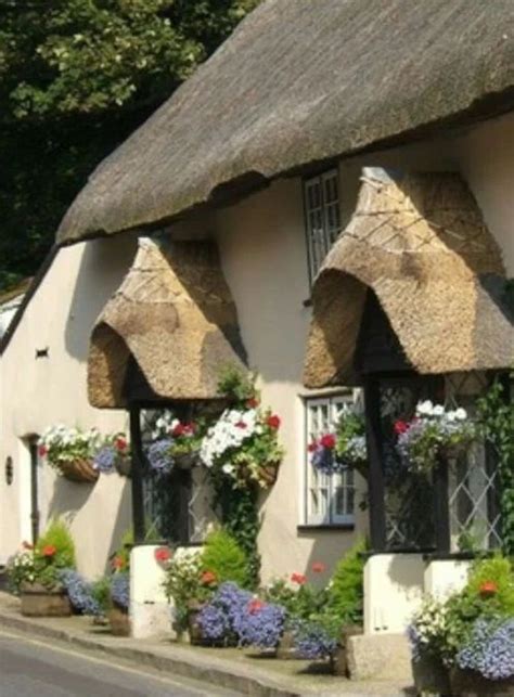 Pin by Kruger Katinka on Thatched house | English cottage, Cottage ...