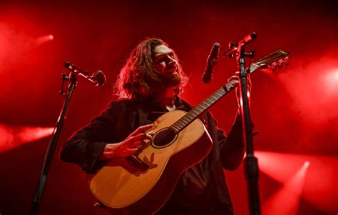 Watch Hozier surprise busker performing a cover of 'Take Me To Church'