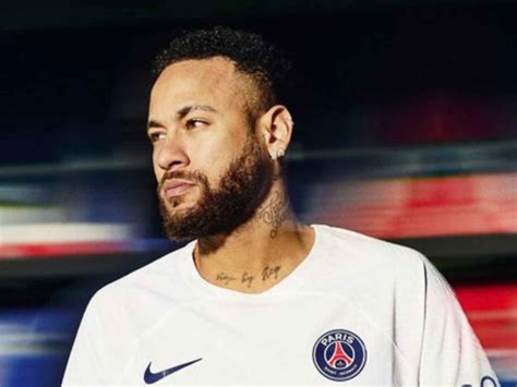 Nike Swoosh Returns As Psg Unveils Striking New Away Kit For The 2324