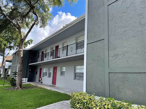 san tropez apartments 4