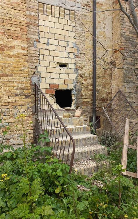 Raid Dei Vandali Nellex Convento Di San Francesco