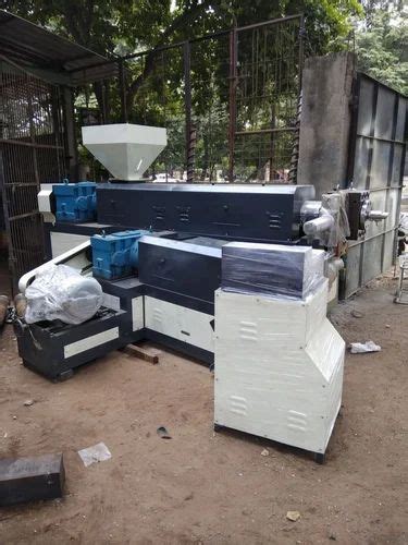 Hdpe Plastic Recycling Machine 65 Kw Capacity 100 To 150 Kghr At