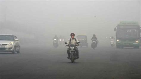 Delhis Air Quality Remains In Severe Category Primary Schools Closed Till November 10 Grap