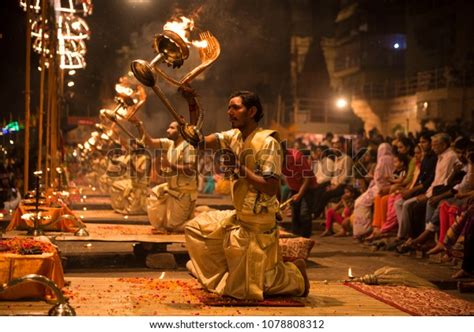 3,343 Aarti Ceremony Varanasi Images, Stock Photos, 3D objects ...