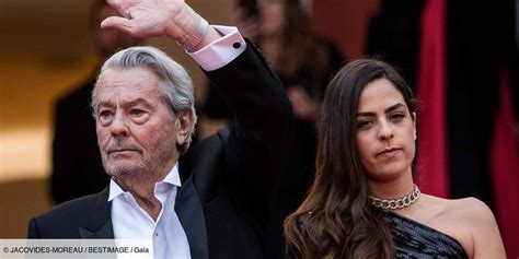 72 armes saisies chez Alain Delon sa fille Anouchka réagit Gala