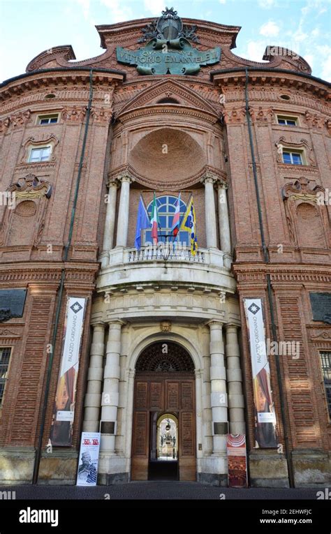 Palacio Carignano edificio histórico en estilo barroco típico en el