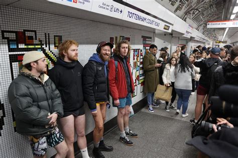 Este Fin De Semana Vuelve A Londres El Viaje En Metro Sin Pantalones