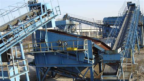 Circular Motion Vibrating Screen UHM Material Conveyor