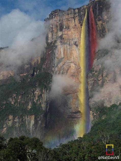 Un bello montaje de Nuestro Maravilloso Salto Ángel con los colores de