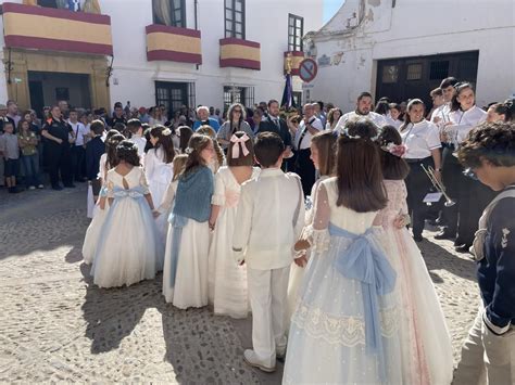 Ronda Acompa A A La Virgen De La Paz En La Procesi N Andaluc A