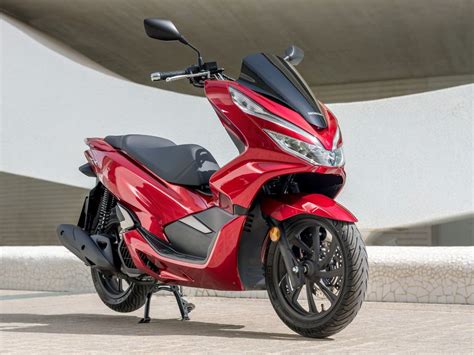 Honda To Launch First Hybrid Scooter Pcx In Japan On September