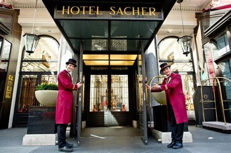 維也納百年甜點沙河咖啡廳Cafe Sacher 奧地利國寶沙河蛋糕 喵爸喵媽玩轉地球