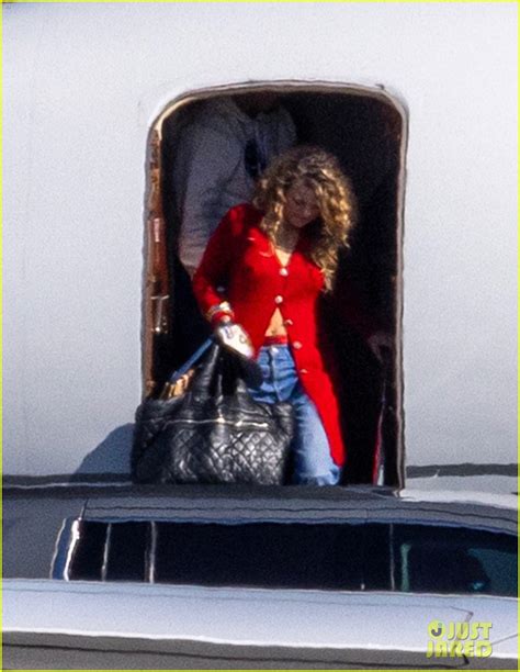 Taylor Swift, Blake Lively, & More Fly from Vegas to L.A. After Super ...