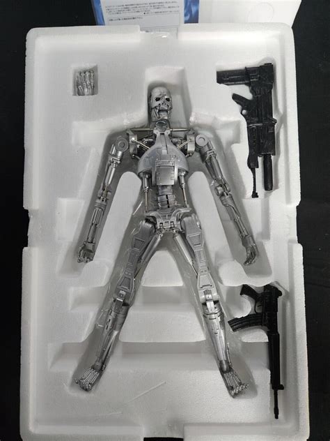 Terminator 2 Judgement Day 1 6 Scale T 800 Endo Skeleton Silver Repaint