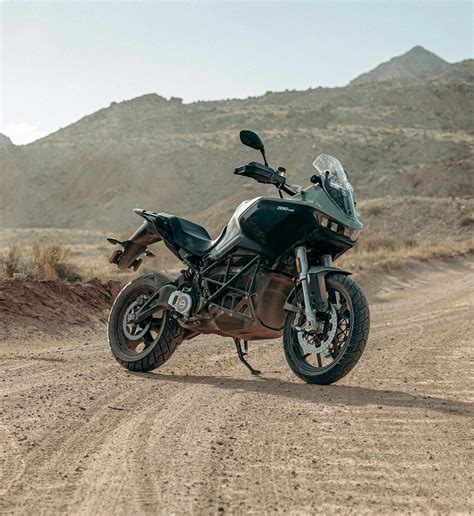 Zero’s long-range e-motorcycle is a beast on and off the road