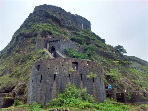 Trek to Lohagad Fort : Trek Maharashtra