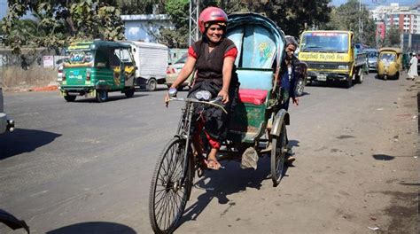 Defying Conventions The Tale Of A Lone Female Rickshaw Puller In