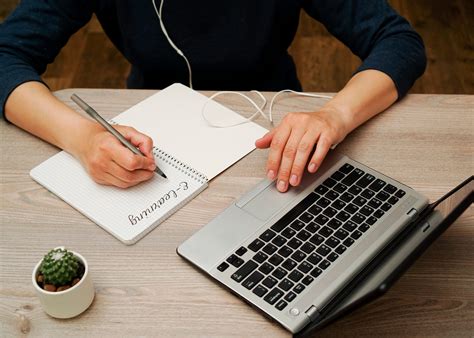 Universidade P Blica Oferta Vagas Em Cursos De Extens O Gratuitos A