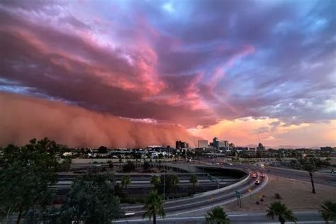 In Pictures Giant Dust Storm Haboob Engulfs Phoenix Arizona World News Mirror Online