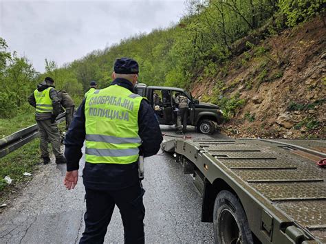 Vozilo Vojne Policije Se Prevrnulo U Novom Pazaru Vojnik Zadobio