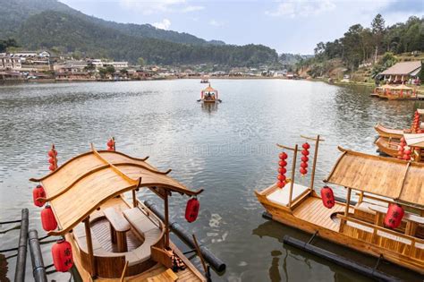 Ban Rak Thai Una Hermosa Aldea En La Provincia De Mae Hong Son Thailand