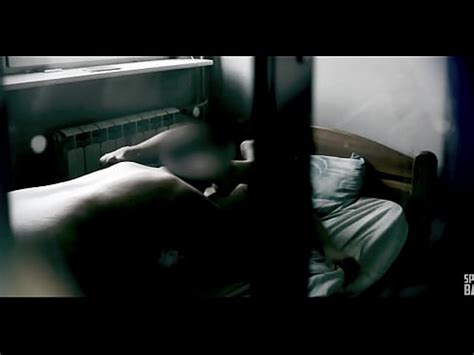 J ai trouvé ma belle fille nue sur mon lit alors je la baise XVIDEOS