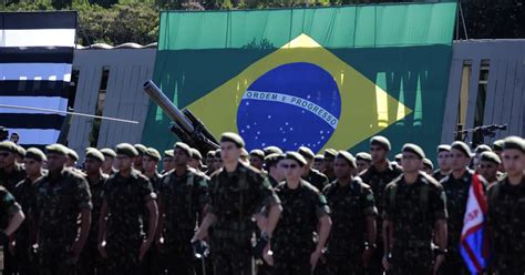 La Policía De Brasil Investiga El Robo De Armas En El Ejército Que Iban A Ser Vendidas A Dos