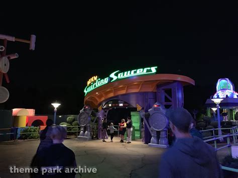 Alien Swirling Saucers at Disney's Hollywood Studios | Theme Park Archive