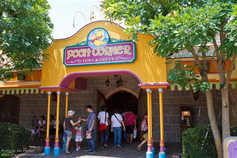 Pooh Corner at Disney Character Central