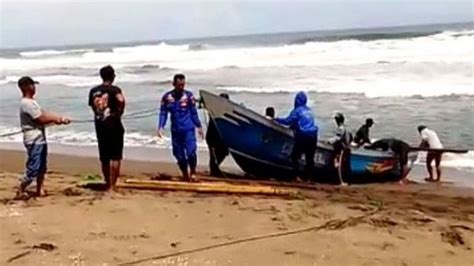 Jatuh Dari Kapal Dan Terdampar Nelayan Hilang Di Perairan Garut