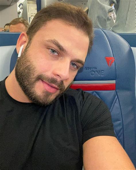 Pin De Eduardo Gon Alves Pires En Barbas Fotos De Hombres Guapos