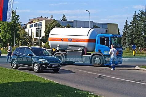 Udes Na Kru Nom Toku Kod Lesnine U Banjaluci