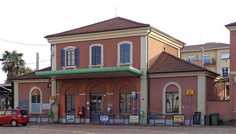 Rissa Tra Stranieri Alla Stazione Di Tradate Due Giovani Feriti A