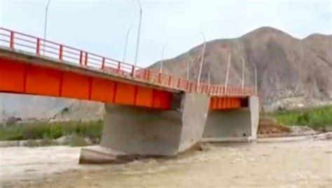 Cañete Puente Concón A Punto De Caer Por Aumento De Caudal De Río Lluvias Ciclón Yakú Trcm