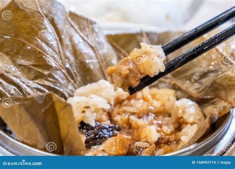 Delicious Lo Mai Gai Dim Sum Fresh Steamed Glutinous Rice With Chicken