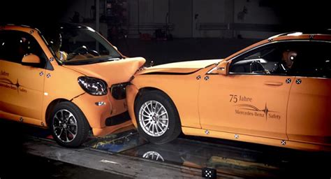 2014 Smart ForTwo Vs 2014 Mercedes Benz S Class Crash Test