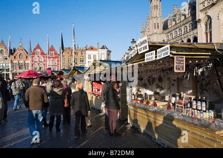 Weihnachten Grote Markt Platz von Brügge, Belgien Stockfotografie - Alamy